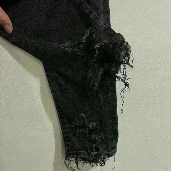 AGOLDE Las Angeles size 28 black distressed jeans in used pre owned condition - Picture 4 of 7